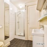 full-length-bathroom-mirror